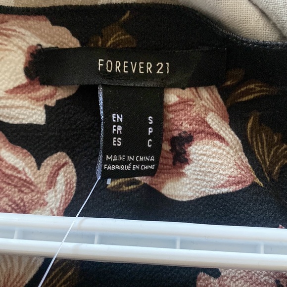 Forever 21 summery floral blouse - brand new - Picture 4 of 4